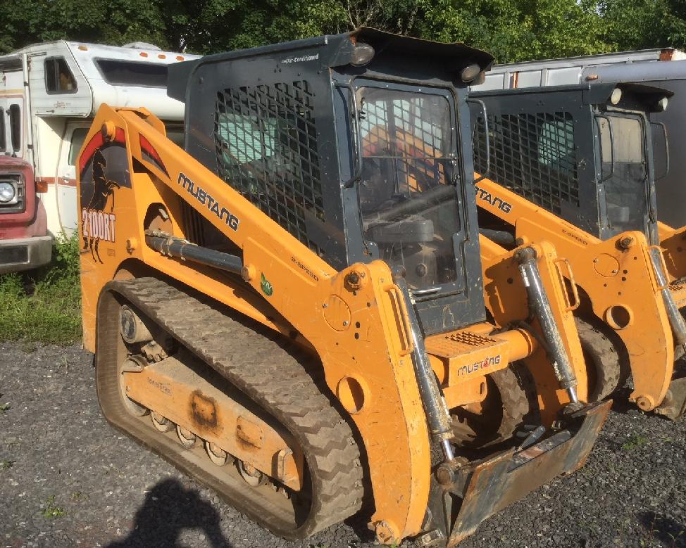  2016 Mustang 2100RT Compact Track Loaders