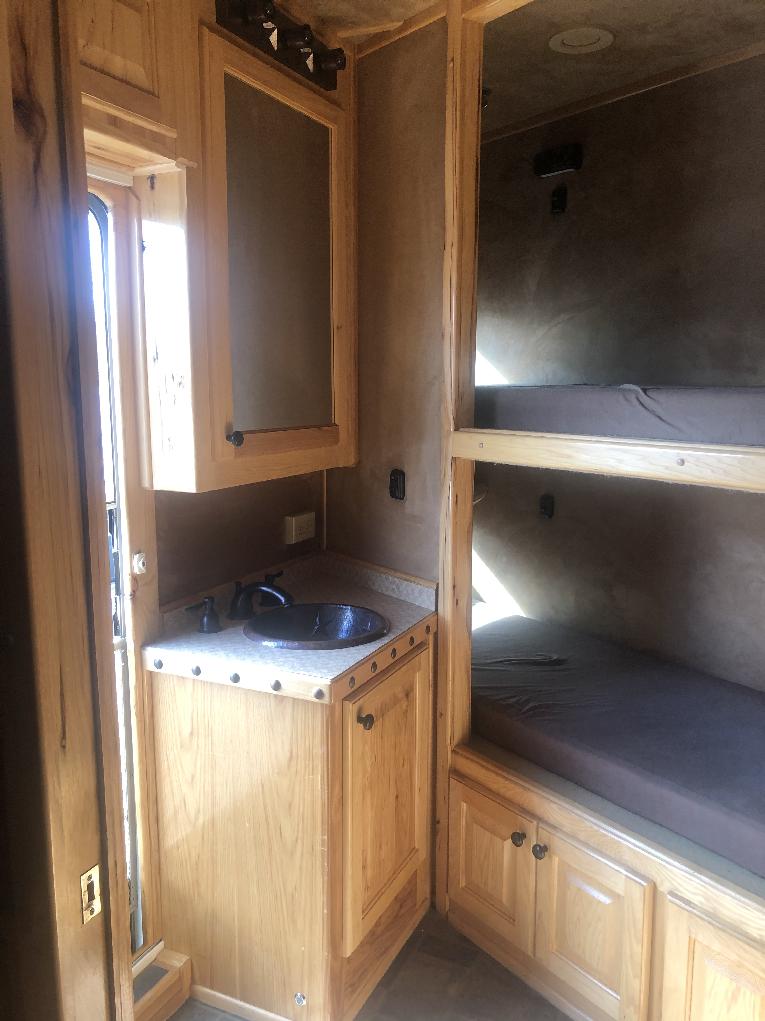  2008 4-Star Deluxe Horse Trailer with LQ