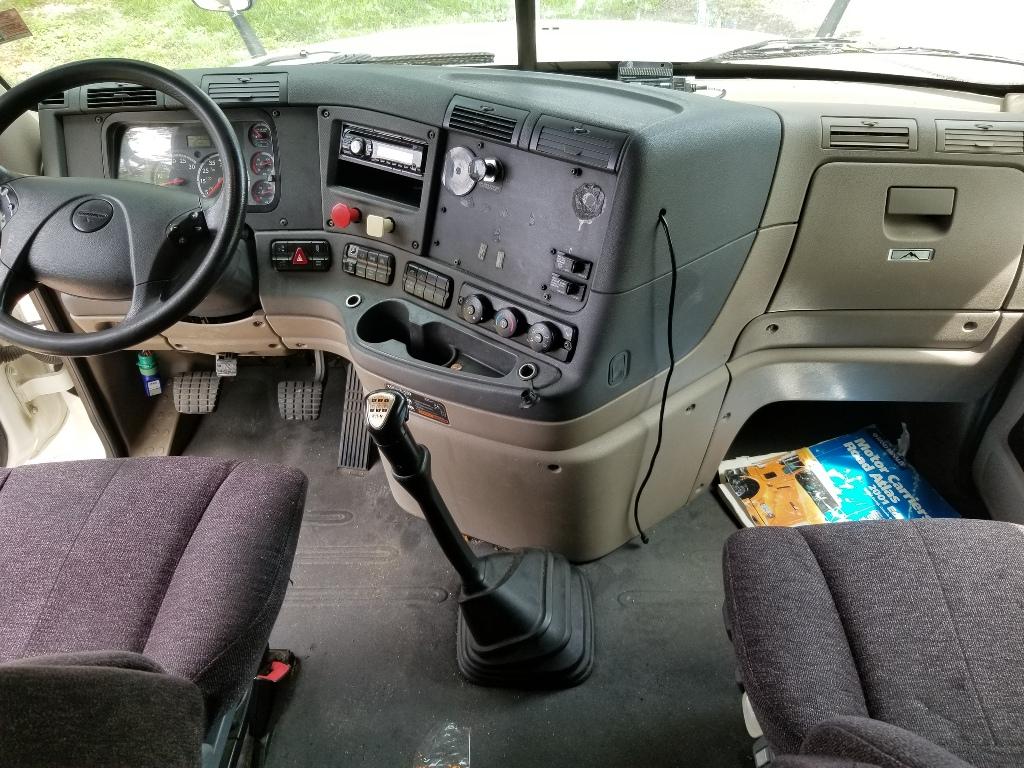  2014 Freightliner Cascadia Evolution Sleeper